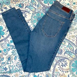 Hollister mid rise skinny jeans